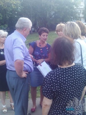 Поволоцкий с жителями Поволоцкий с жителями